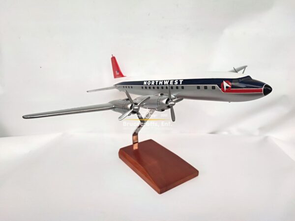 Douglas DC-7 Northwest Airlines - Image 17